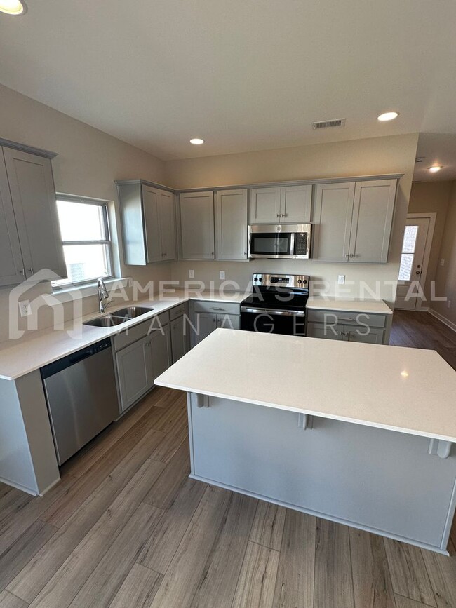 Building Photo - Home for Rent in Bessemer, AL!!! Coming Soon!