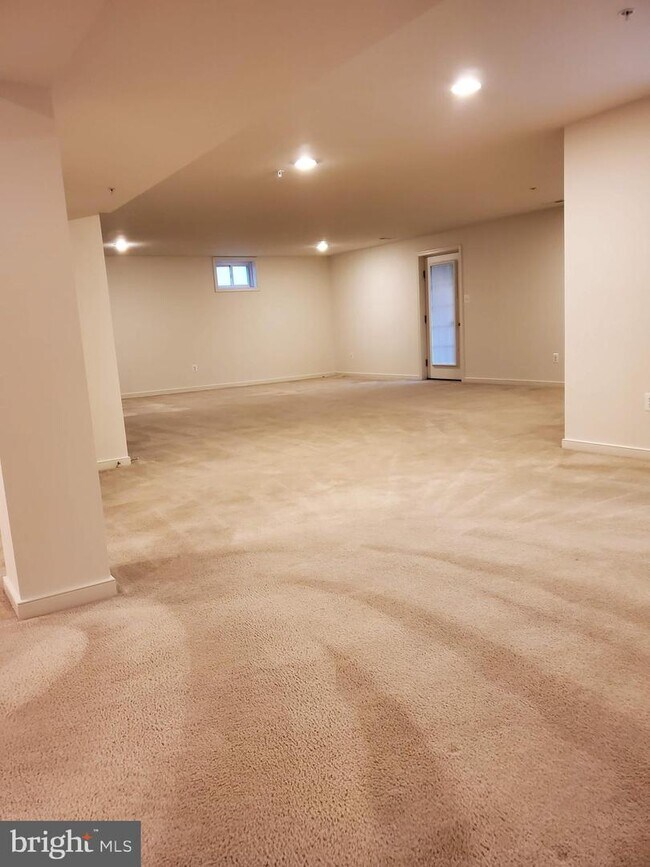 Building Photo - 2104 Witten Ct