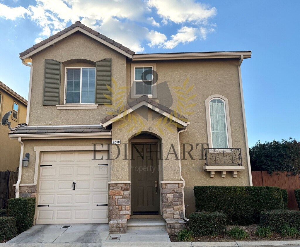 Primary Photo - 3238 Lahar Ln