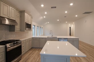 Building Photo - 2511 Chestnut Oak Cir