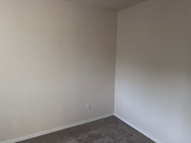 Foto del edificio - Stunning 2 Bed, 2.5 Bath Townhouse — Fully Renovated!