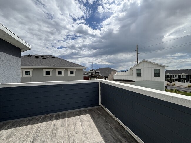 Foto del edificio - 153 E Brushy Canyon St