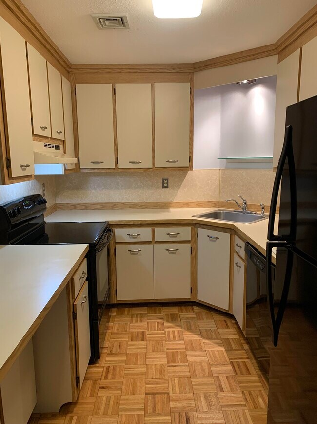 Foto del edificio - 30 Ledgewood Hills Dr