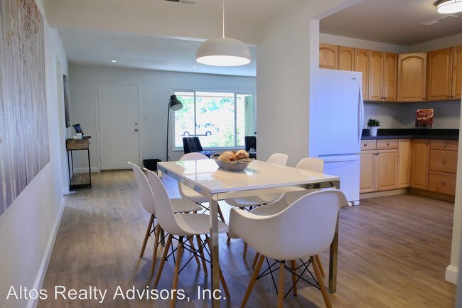 Foto del edificio - 3411-3415 Bay Rd