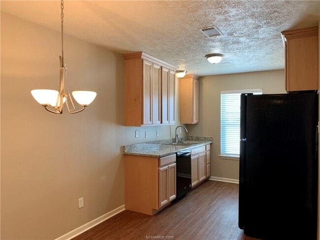 Building Photo - 712 San Benito Dr