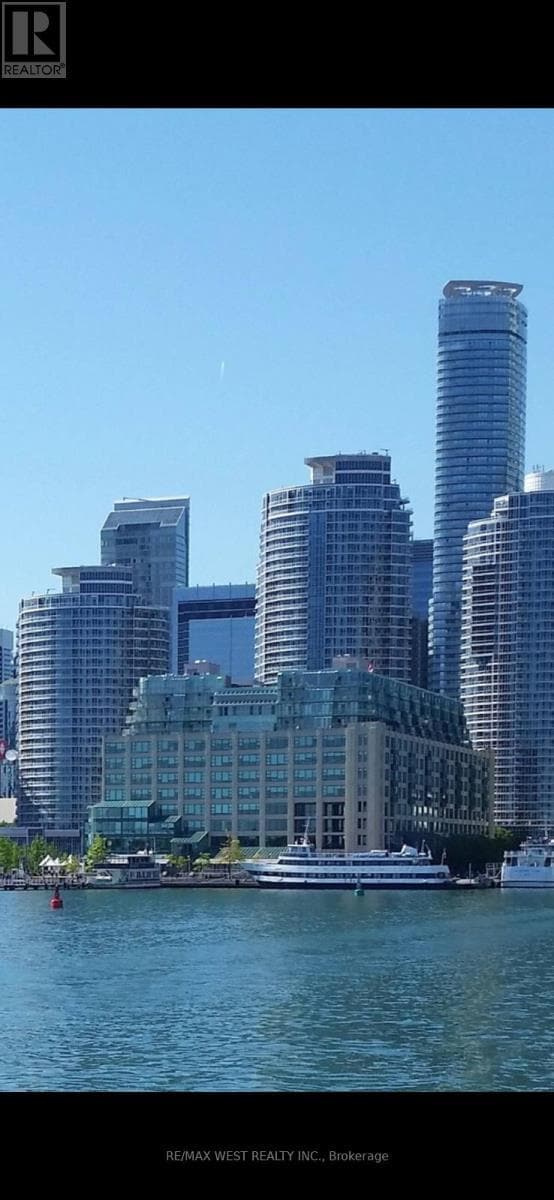 Building Photo - 208 Queens Quay W