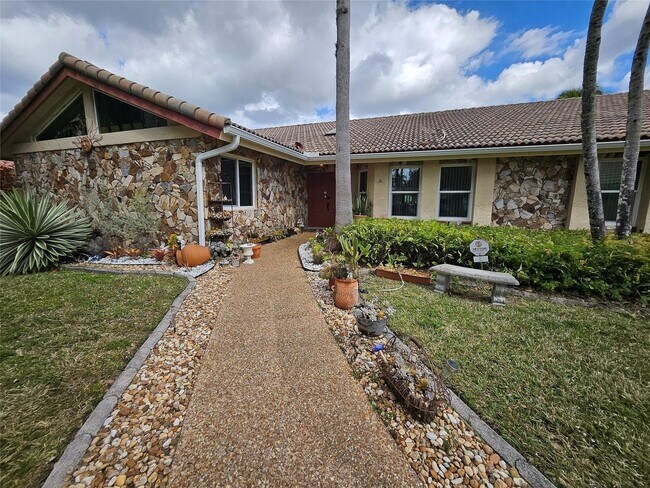 Building Photo - 197 NW 113th Way