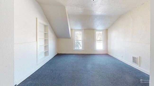 Foto del edificio - 131 Emerson St