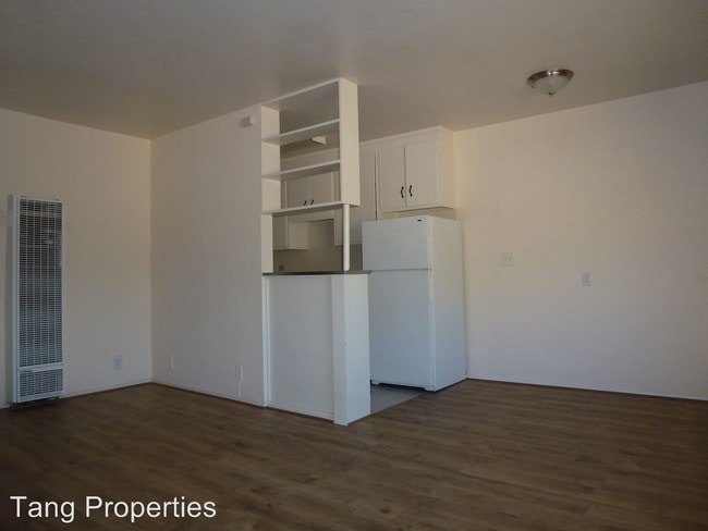 Building Photo - 2800 Nicol Ave