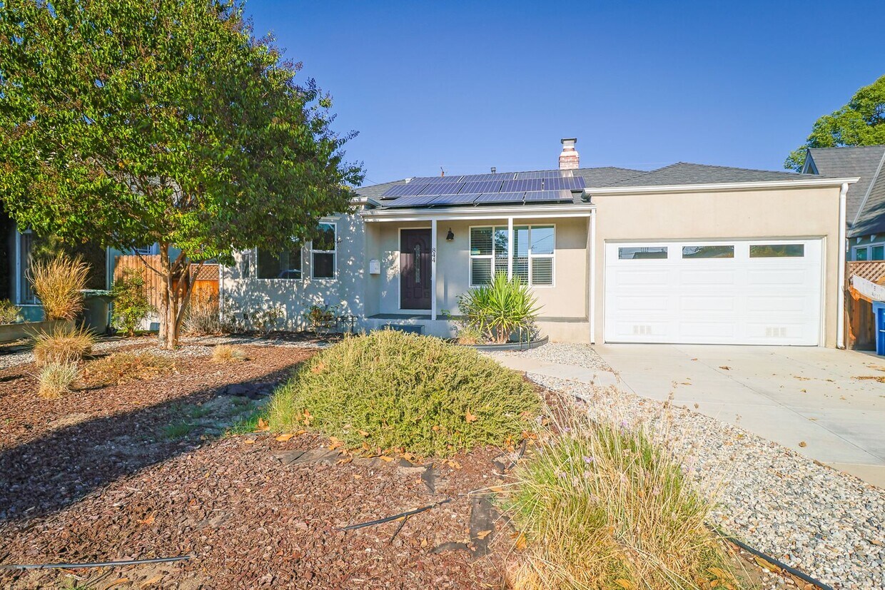 Primary Photo - Amazing 4-bedroom + 3-bathroom house in Ma...