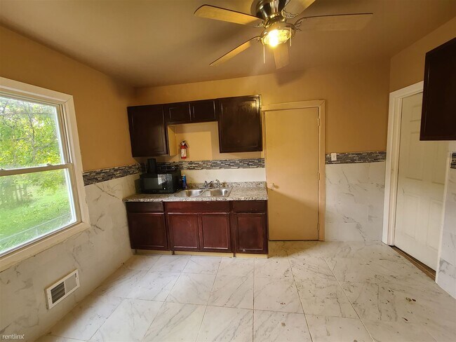 Building Photo - 3 br, 1 bath House - 7759 Sherwood Street