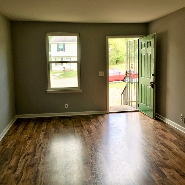 Building Photo - 2528 Highland Trace Dr