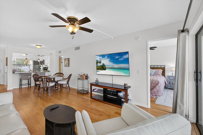 Building Photo - 12790 Briarlake Dr