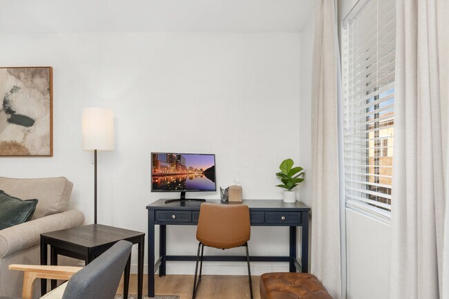 Foto del edificio - 4458-62 40th St