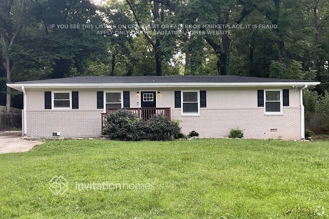 Building Photo - 2922 Meadowview Dr SE