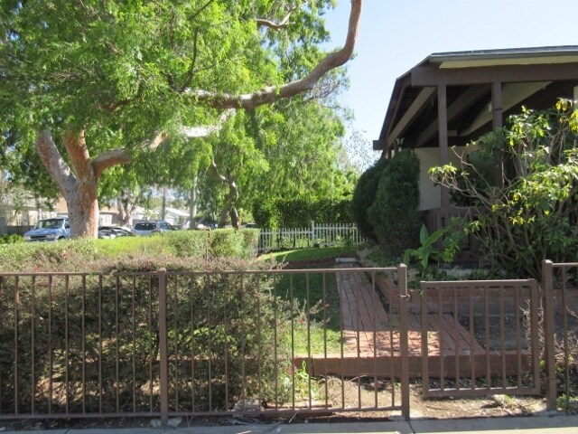 Building Photo - 3605 Beethoven St