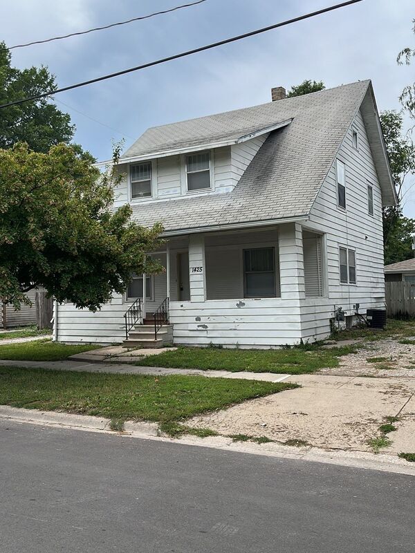 Primary Photo - 1425 N 23rd St