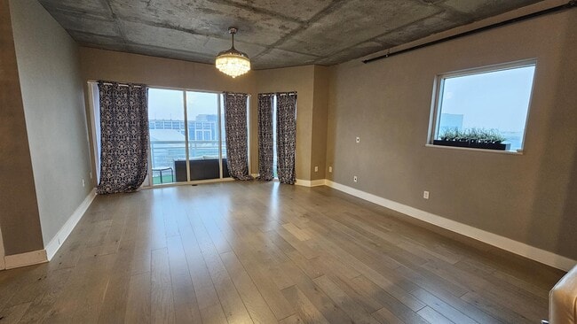 Foto del edificio - 505 E 6th St