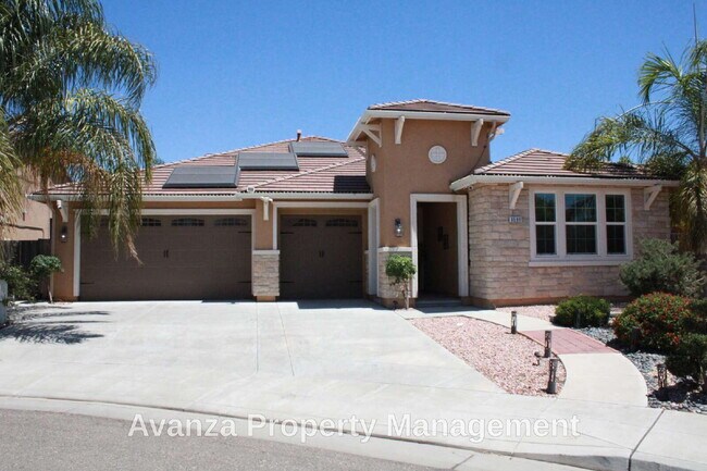 Building Photo - Home for Rent 4 Bed/2.5 Bath - 2,400 Sq Ft. Rent: $3,495/month Security Deposit: $3,595 Clovis Ea...