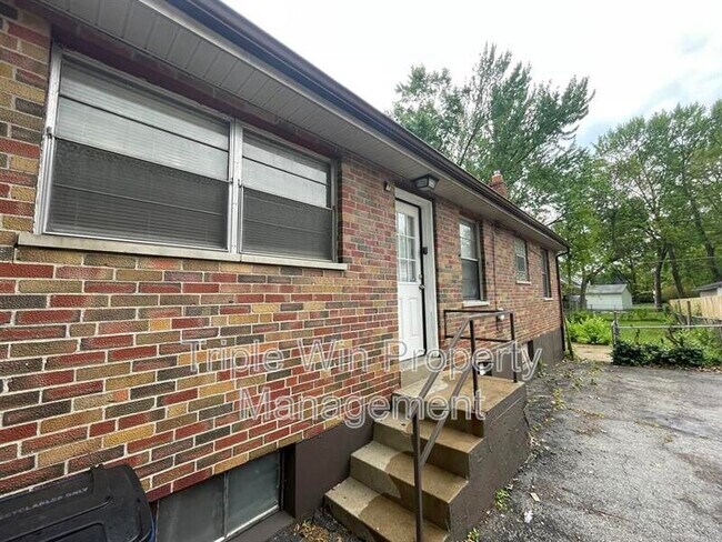 Building Photo - 6918 Etzel Ave