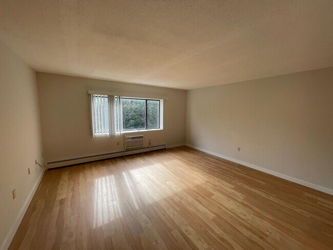 Foto del edificio - 18 Central St