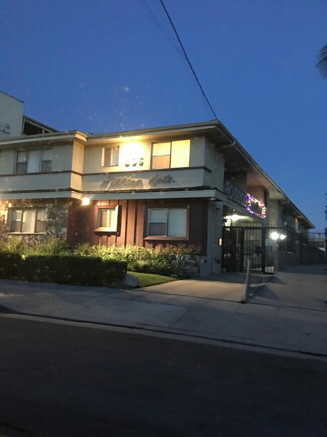 Building Photo - 806 Edgewood St