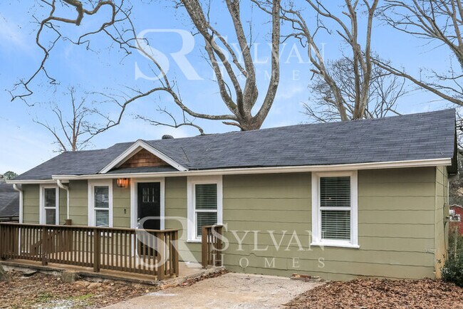 Building Photo - Enjoy living the good life in this 3 bedro...
