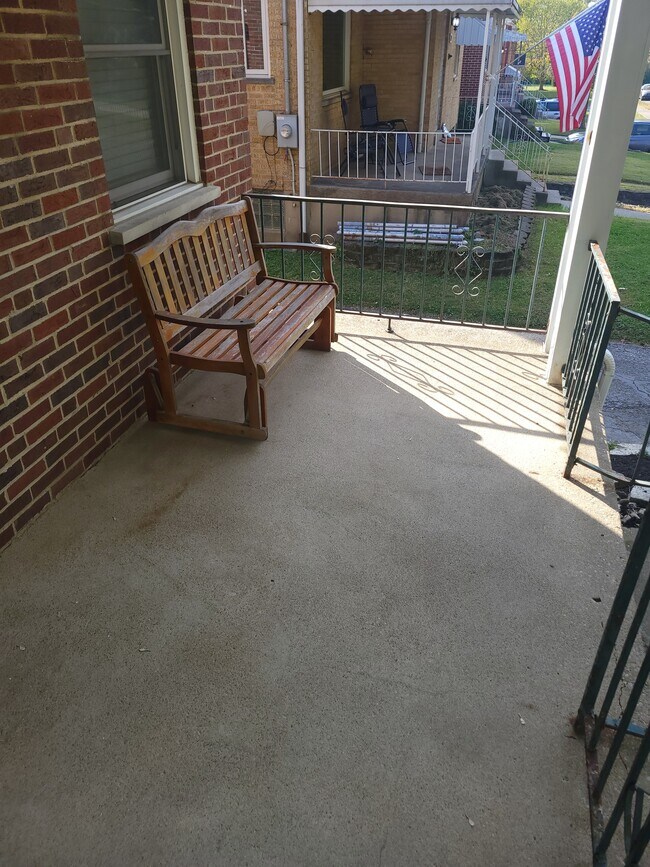 Porch - 3809 Gardner Ave