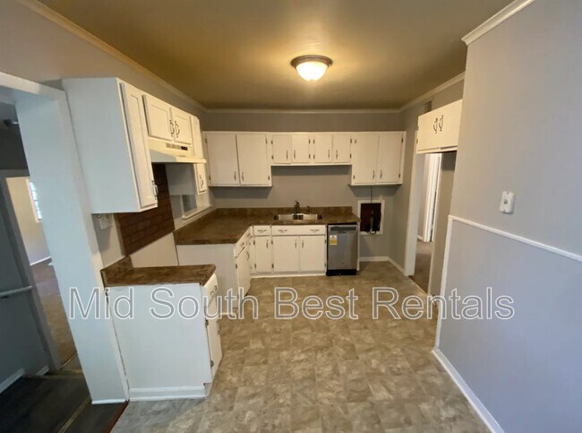 Building Photo - 1851 Tahiti Ln