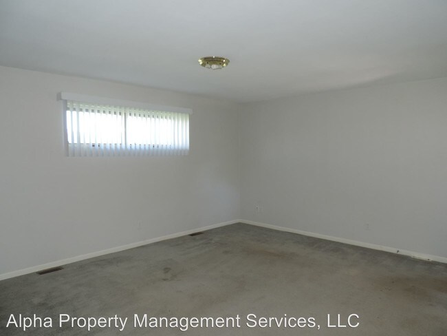 Building Photo - 398 W Ash Dr