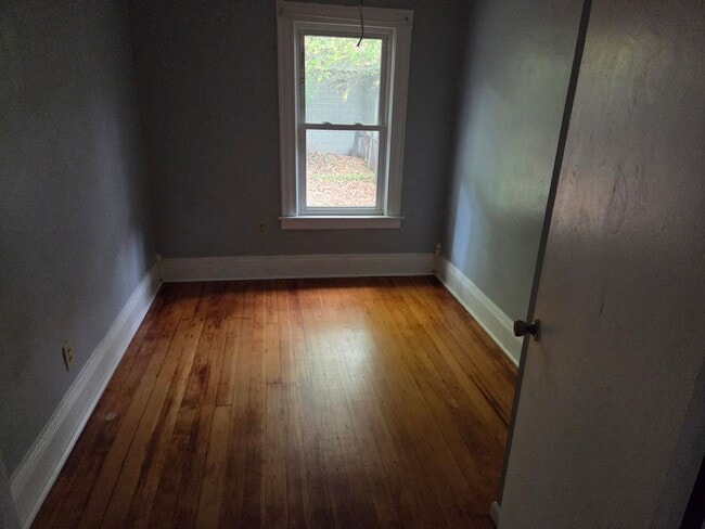 Photo - 2008-2010 Erie Blvd. W Apartment