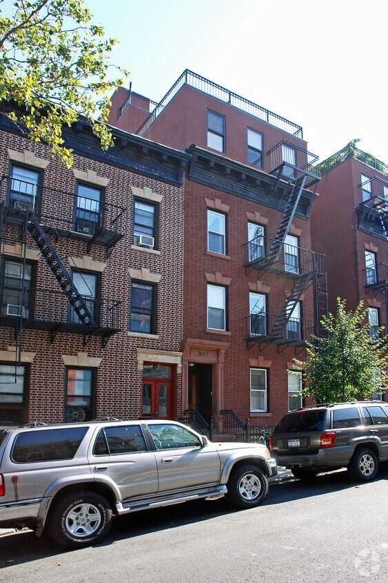 Building Photo - 351 21st St