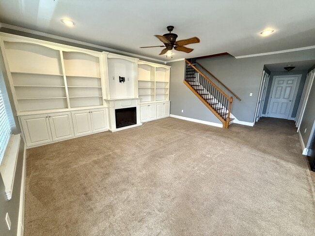 Building Photo - 98 Melrose Dr