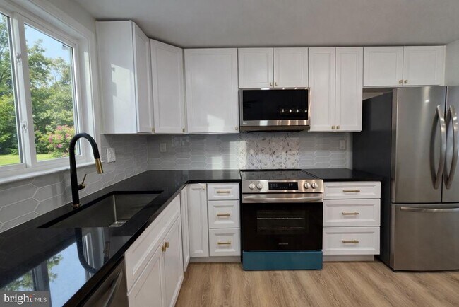 Building Photo - 12910 Old Chapel Rd