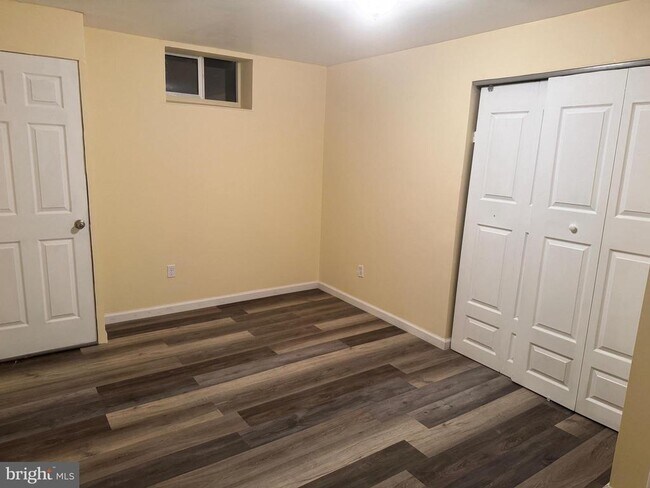 Foto del edificio - 8806 Braeside Dr