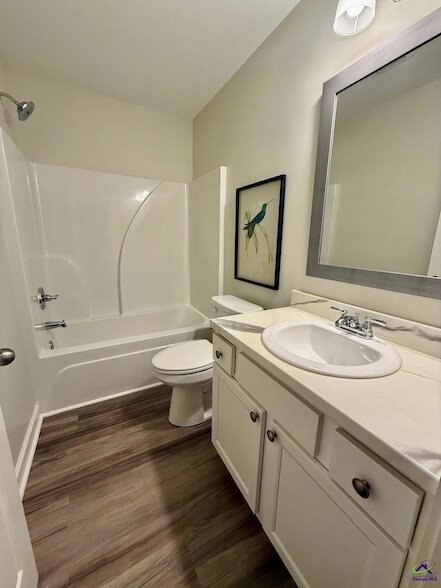 Building Photo - 100 Webster Wy