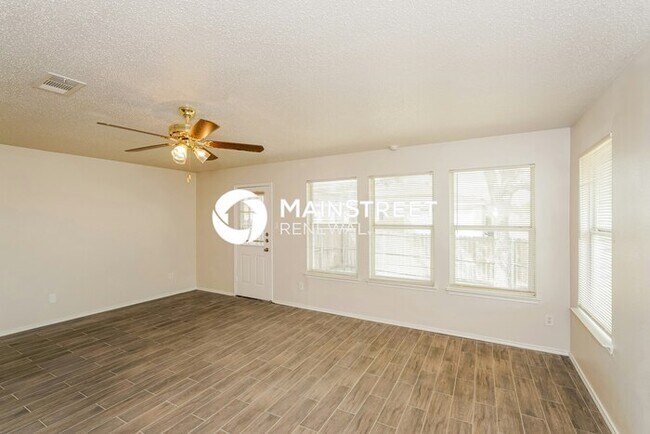 Building Photo - 3 Bedroom Pet-Friendly Home in DESOTO, TX with Main Street Renewal