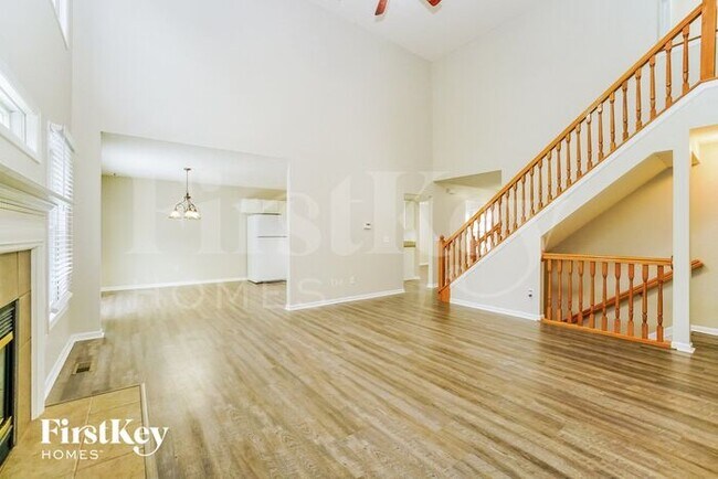 Foto del edificio - 7821 Edgewater Ct