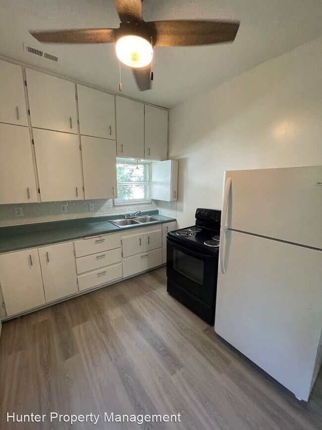 Building Photo - 2 br, 1 bath House - 928 E High St