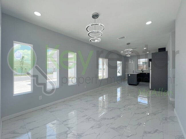 Foto del edificio - 1st month FREE! 3b/2bath Apartment in Edinburg-Don't Miss Out!