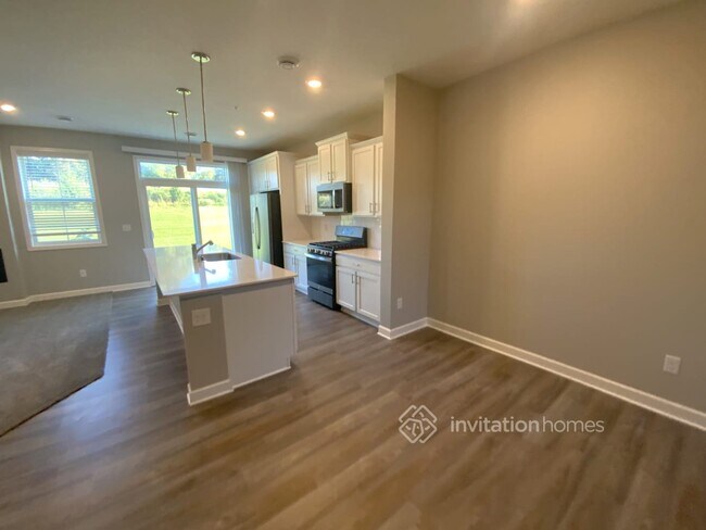 Building Photo - 1776 Emerson Ct
