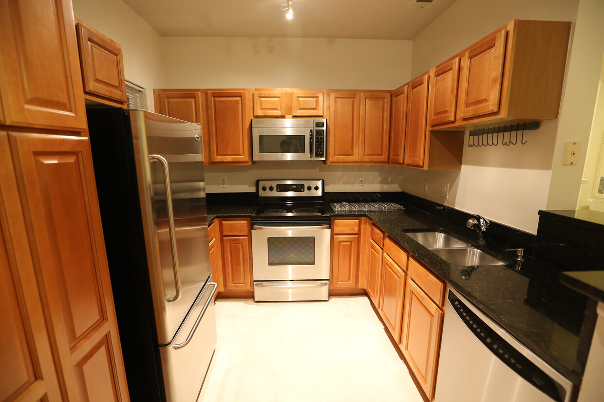 Primary Photo - 1530 Spring Gate Drive