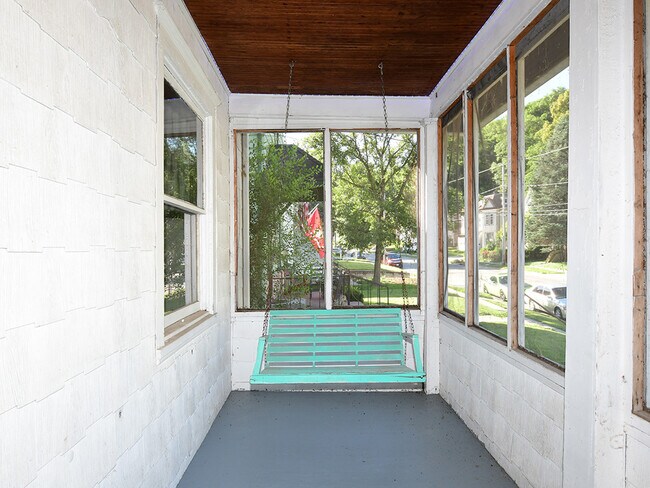 Building Photo - 355 Lincoln Ave