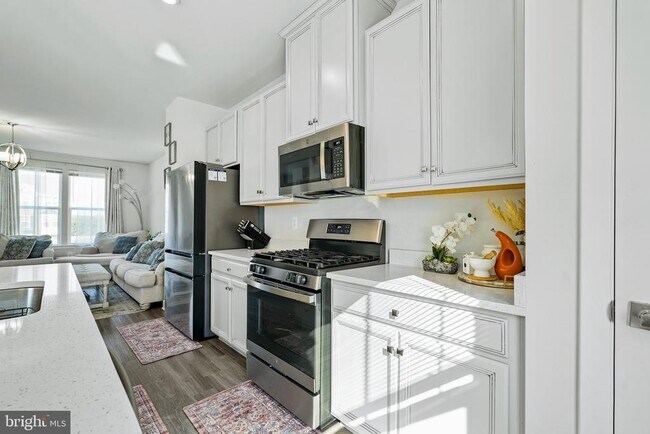 Foto del edificio - 144 Fletcher Cir