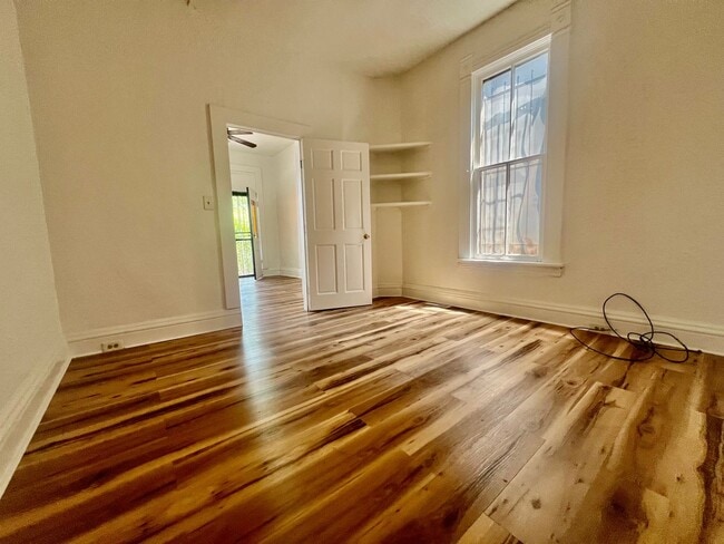 Building Photo - Available immediately. Charming 3 bedroom,...