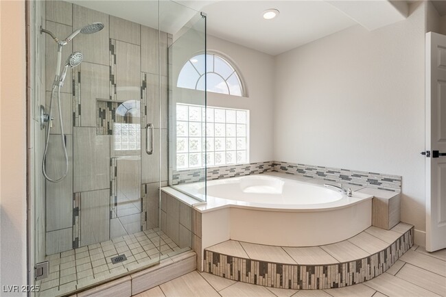 Foto del edificio - 3913 Diamond Ridge St