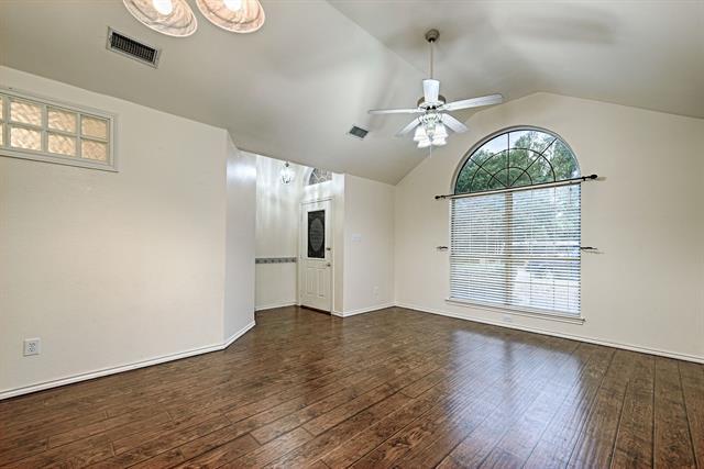 Building Photo - 2135 Ridgecliff Dr
