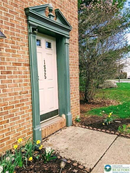 Foto del edificio - 1825 Falcon Dr