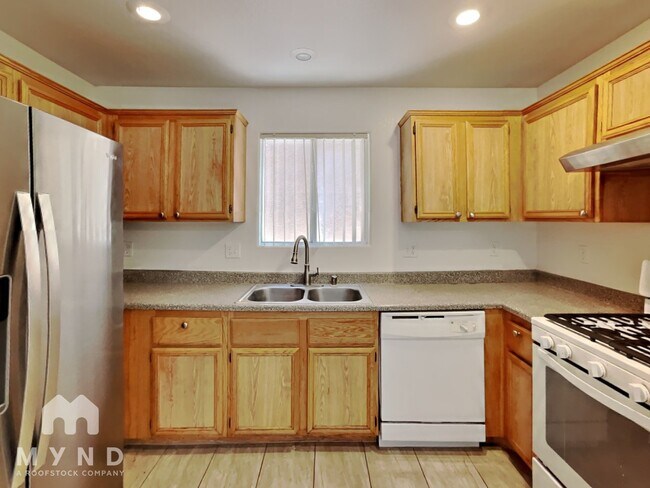 Foto del edificio - 4032 Rocky Beach Dr