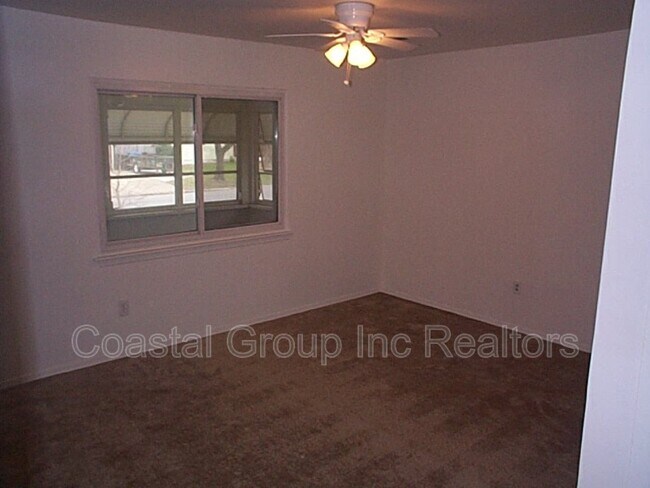 Building Photo - 4733 Adler Ave